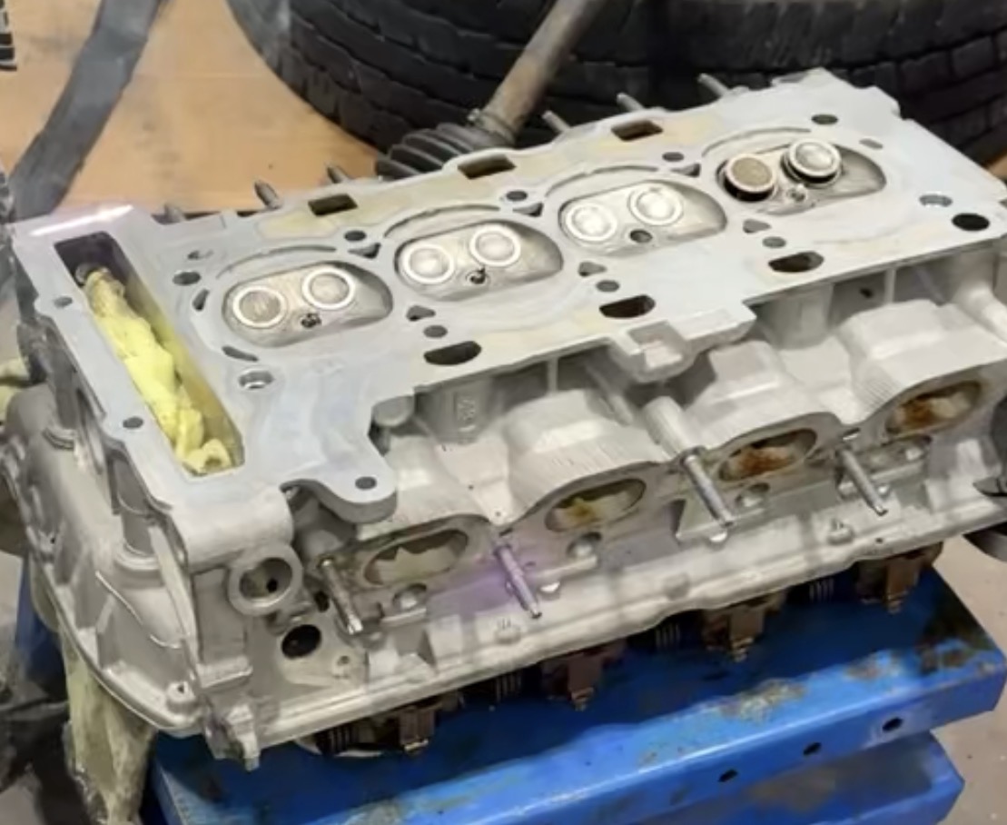 Engine component after laser cleaning